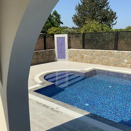 Villa Llamedos Kyrenia *