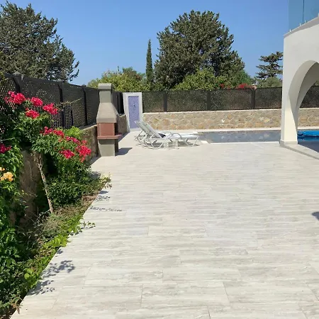 Villa Llamedos Kyrenia *