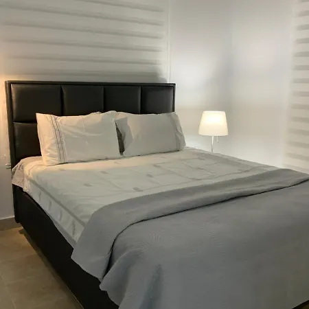Llamedos Kyrenia Villa *